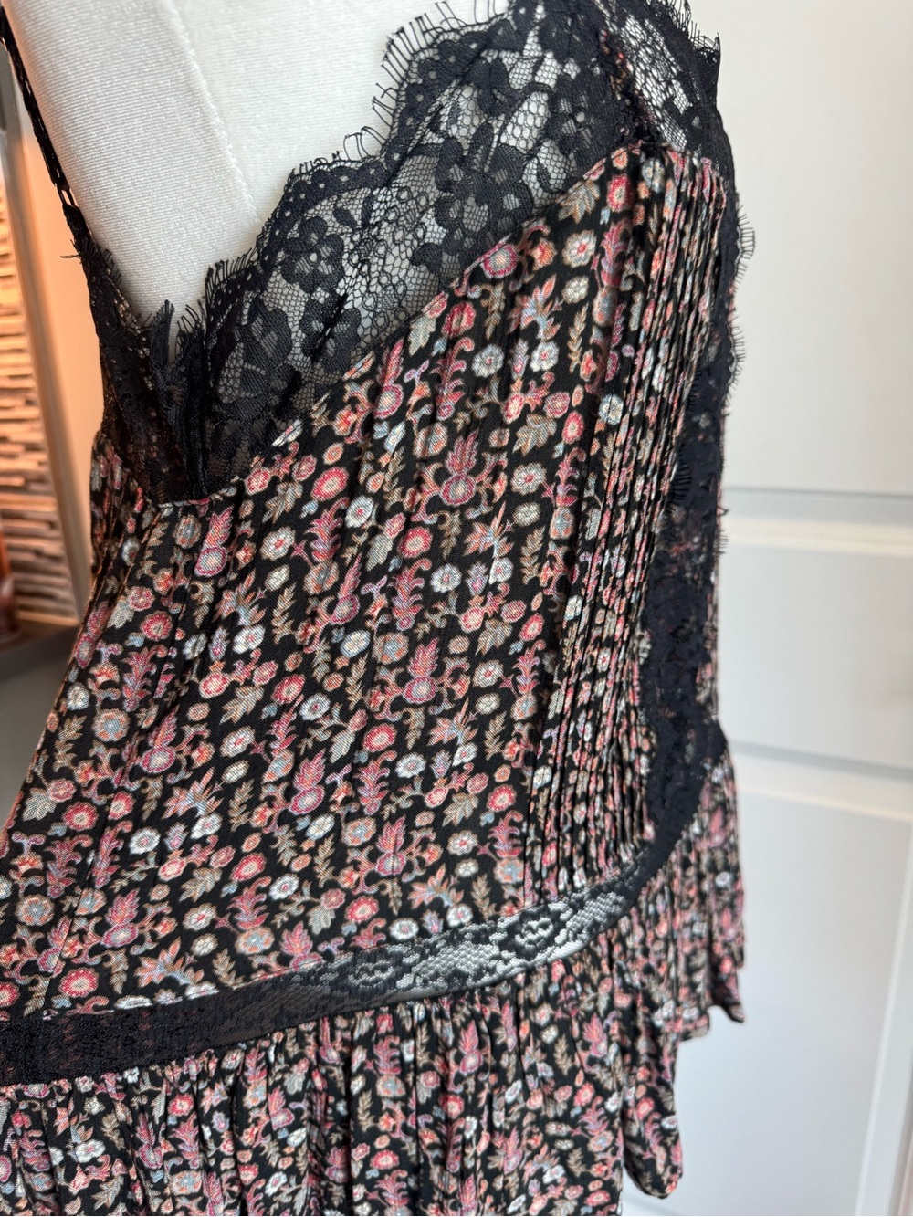 American Eagle Outfitters Women's Tank Top Black Lace Floral Print Size Medium - Picture 6 of 10